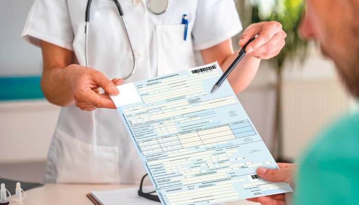 Як оплачувати лікарняний працівнику, який працює в закладі на двох посадах