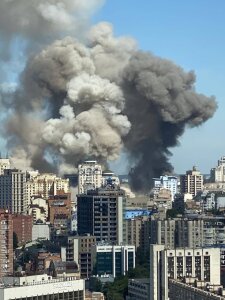 Профспілки готові допомагати постраждалим від російських обстрілів – Голова ФПУ Григорій Осовий