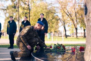 У Мукачеві вшанували захисників і захисниць України