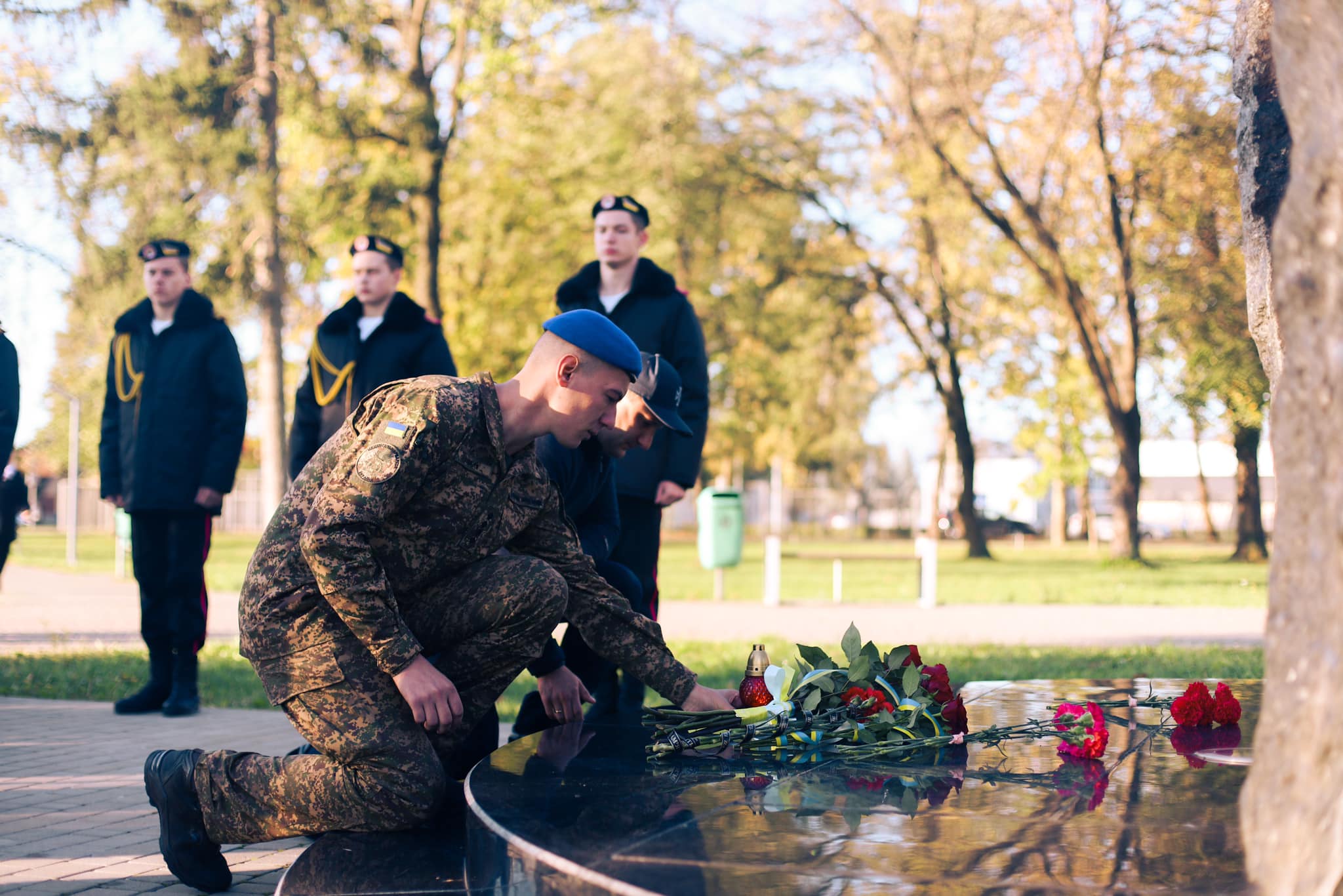 У Мукачеві вшанували захисників і захисниць України